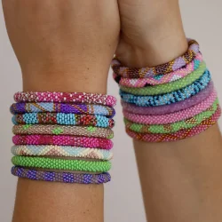 Nepal armbnd lilla/guld